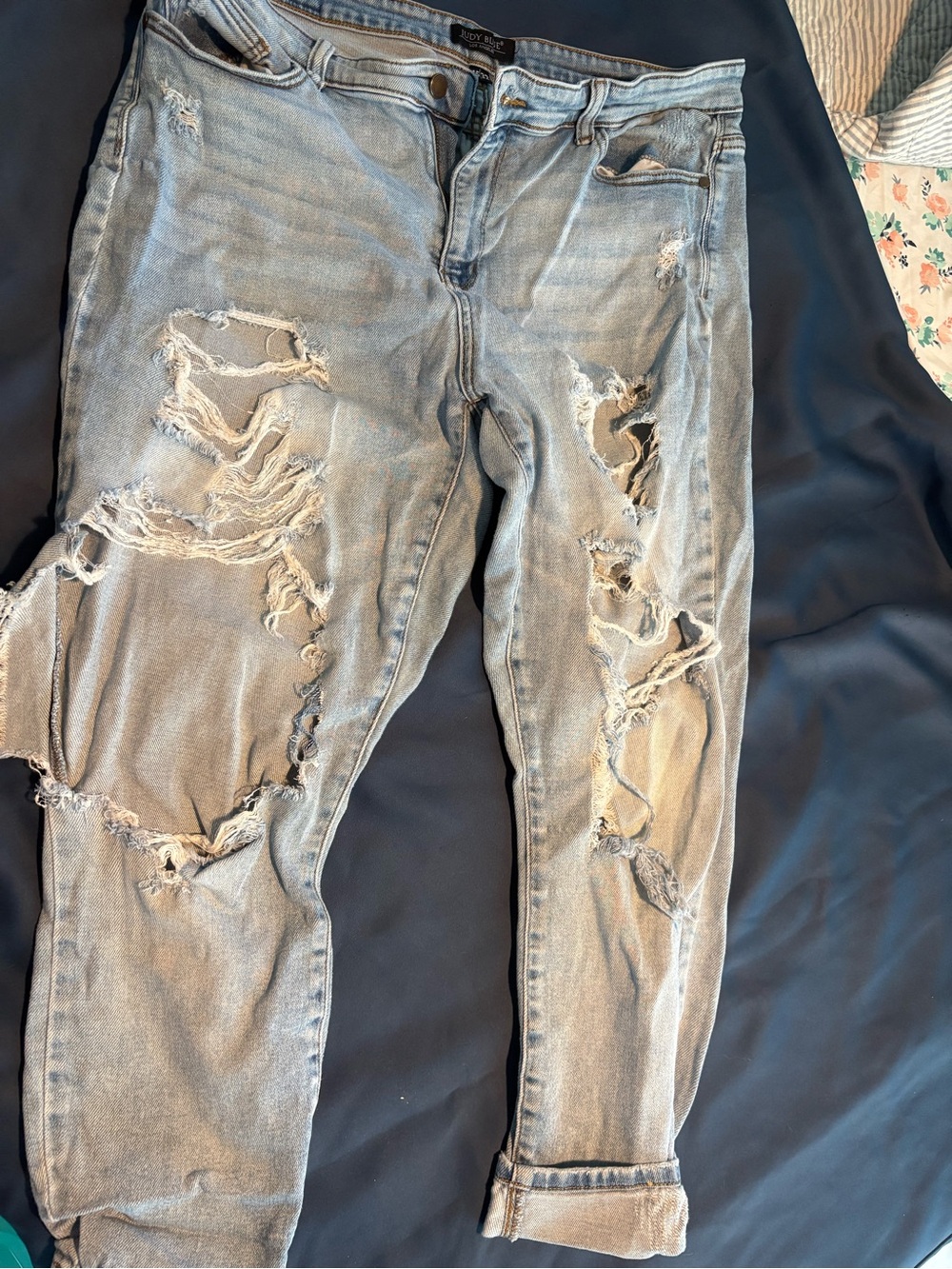 Judy Blue Light Blue Distressed Ankle Crop Jeans